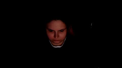 whisperinthedarkk online show from 4, 6, 2026