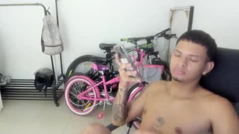 Snapshot of white_master444 chatting on 4, 6, 2026 white online show from 4, 6, 2026