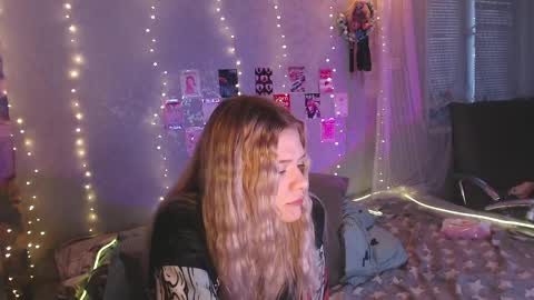 Snapshot of white_truffle chatting on 2, 5, 2026 Melania and Mikey online show from 2, 5, 2026