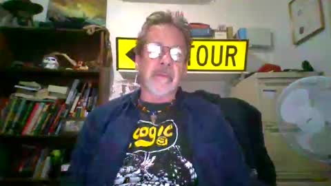 whiteboomer online show from 8, 4, 2026