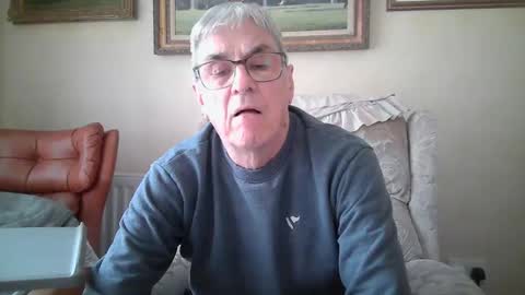 whitebriefs009 online show from 20, 9, 2025