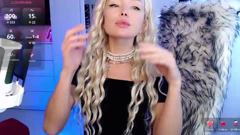 WhiteLaBunny online show from 16, 10, 2025