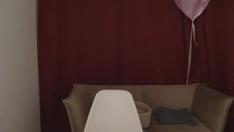 White Queen online show from 3, 3, 2025