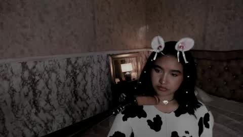 Whitney  online show from 25, 4, 2026