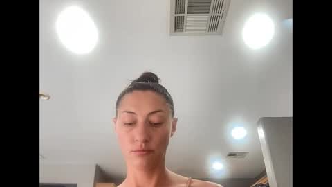 iamwhitneyoc online show from 4, 6, 2026