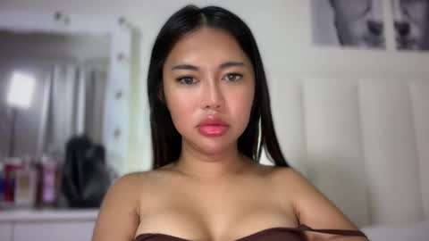 Snapshot of whoss_sofia chatting on 4, 3, 2026 Sofia online show from 4, 3, 2026