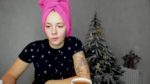 Snapshot of why_again_me chatting on 27, 12, 2024 Veronica online show from 27, 12, 2024