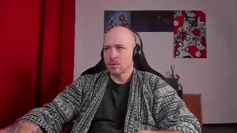 Snapshot of why_you_so_serious chatting on 4, 7, 2026 VI online show from 4, 7, 2026