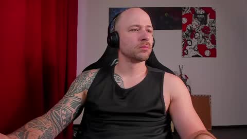 Snapshot of why_you_so_serious chatting on 7, 7, 2026 VI online show from 7, 7, 2026
