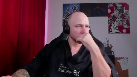 Snapshot of why_you_so_serious chatting on 28, 7, 2026 VI online show from 28, 7, 2026