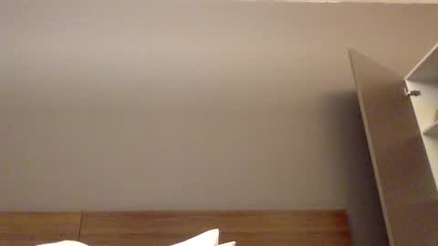 whynotfly1 online show from 22, 10, 2025