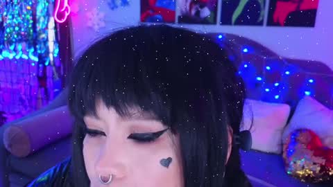 Snapshot of wickedxqueen chatting on 1, 1, 2025 Laura online show from 1, 1, 2025