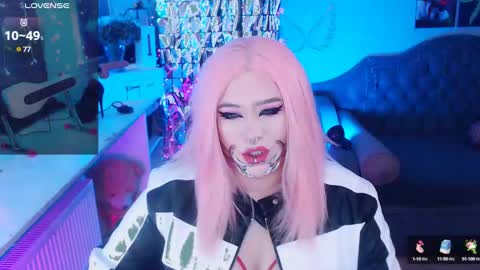 Snapshot of wickedxqueen chatting on 2, 2, 2025 Laura online show from 2, 2, 2025