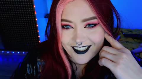 Snapshot of wickedxqueen chatting on 3, 5, 2026 Laura online show from 3, 5, 2026