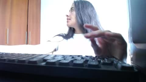 Ilauren online show from 18, 7, 2026