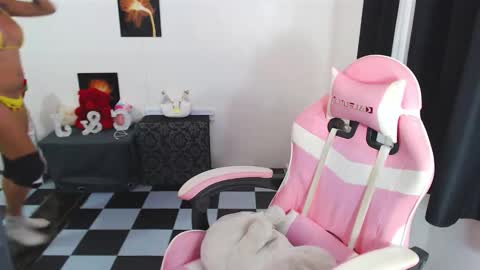 Snapshot of wildasianhorsecockts chatting on 27, 11, 2025 Chachi online show from 27, 11, 2025