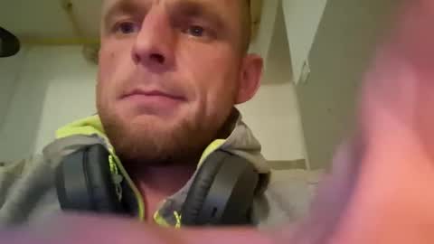 wildmike93 online show from 2, 10, 2025