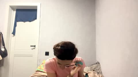 wildpeachh online show from 28, 10, 2025