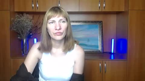 Snapshot of wildsoul8 chatting on 4, 7, 2026 Rosalinda online show from 4, 7, 2026
