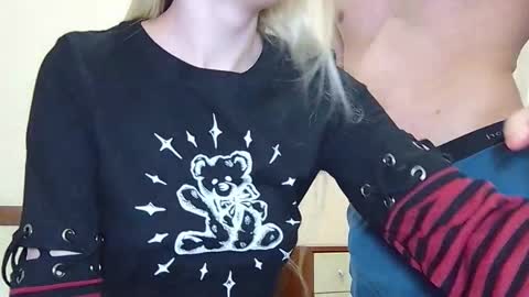 William and Mia online show from 8, 4, 2026