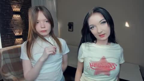 Amalia and Mia online show from 11, 3, 2026