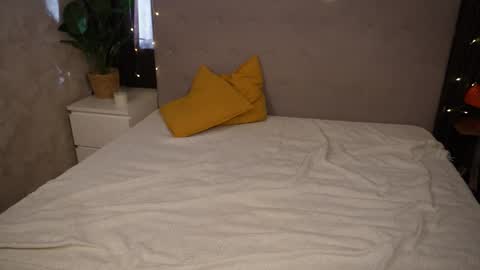 wineandboobs online show from 10, 3, 2026