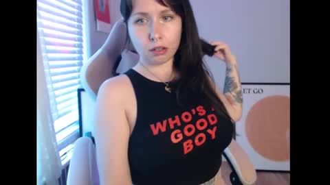 Snapshot of wingardiumleveveosa chatting on 22, 9, 2025 Eevie online show from 22, 9, 2025