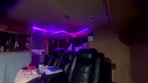 wingnuttowerguy online show from 8, 4, 2026