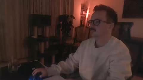 Snapshot of winnydepooh chatting on 4, 1, 2025 cream36 online show from 4, 1, 2025