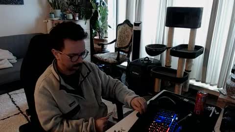 Snapshot of winnydepooh chatting on 1, 12, 2025 cream36 online show from 1, 12, 2025