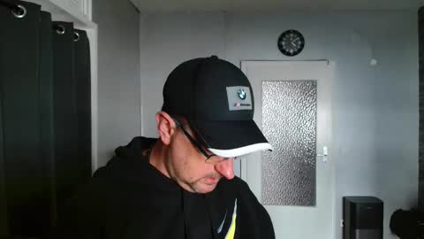Snapshot of wirzwei8883 chatting on 20, 4, 2026 Dirty online show from 20, 4, 2026