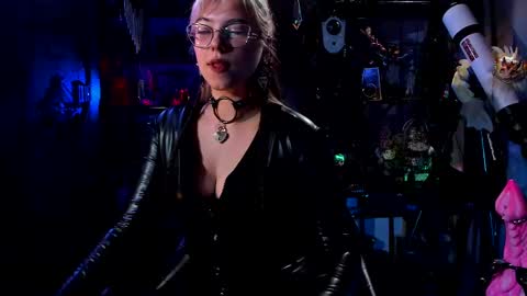 Goddess of two strapons  - Mr. long Don Mr. Pinky online show from 18, 2, 2025