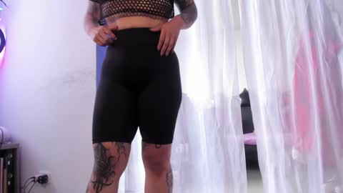     Luna Violeta  A r t i s t  online show from 5, 1, 2025