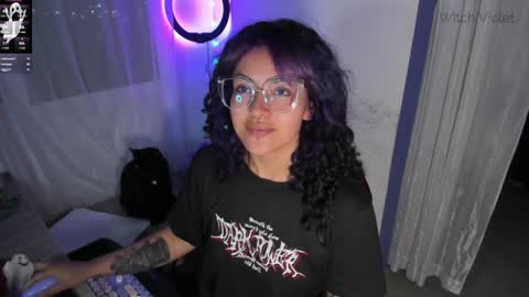     Luna Violeta  A r t i s t  online show from 22, 1, 2025