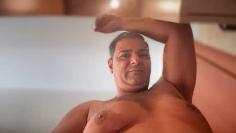 Snapshot of witebull83 chatting on 30, 3, 2026 Witebull online show from 30, 3, 2026