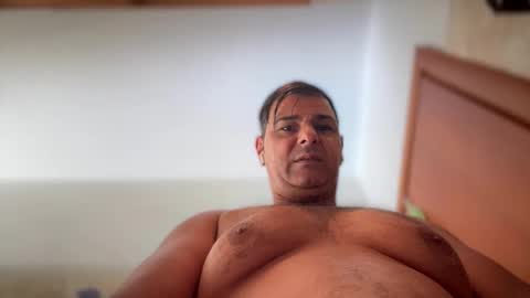 Snapshot of witebull83 chatting on 31, 3, 2026 Witebull online show from 31, 3, 2026