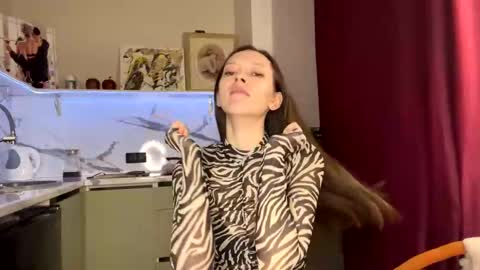 Snapshot of withlovebella chatting on 25, 1, 2025 Isobelle online show from 25, 1, 2025