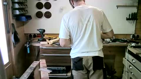 wolf021221 online show from 15, 9, 2025