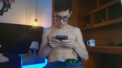  W O L F  online show from 25, 4, 2026