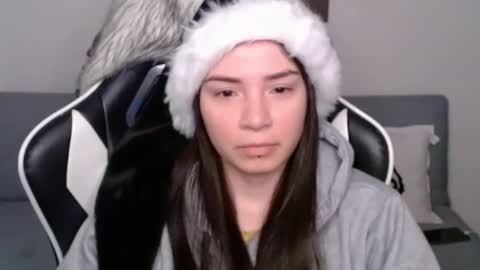 Snapshot of wolfs_daughter chatting on 4, 12, 2024 Alex online show from 4, 12, 2024