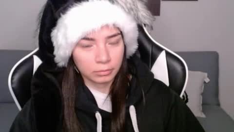 Snapshot of wolfs_daughter chatting on 14, 12, 2024 Alex online show from 14, 12, 2024