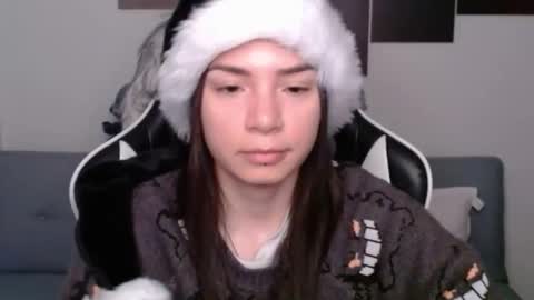 Snapshot of wolfs_daughter chatting on 19, 12, 2024 Alex online show from 19, 12, 2024