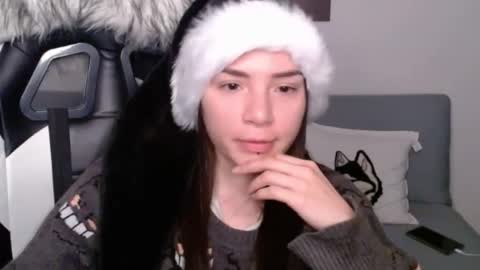 Snapshot of wolfs_daughter chatting on 20, 12, 2024 Alex online show from 20, 12, 2024