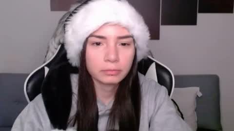 Snapshot of wolfs_daughter chatting on 25, 12, 2024 Alex online show from 25, 12, 2024