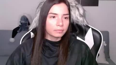 Snapshot of wolfs_daughter chatting on 5, 1, 2025 Alex online show from 5, 1, 2025