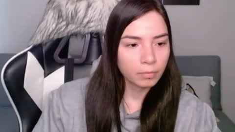 Snapshot of wolfs_daughter chatting on 5, 1, 2025 Alex online show from 5, 1, 2025