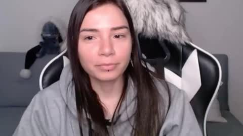 Snapshot of wolfs_daughter chatting on 5, 1, 2025 Alex online show from 5, 1, 2025