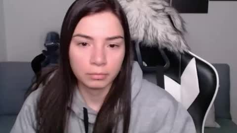 Snapshot of wolfs_daughter chatting on 6, 1, 2025 Alex online show from 6, 1, 2025