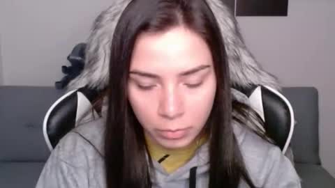 Snapshot of wolfs_daughter chatting on 4, 2, 2025 Alex online show from 4, 2, 2025