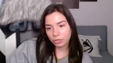 Snapshot of wolfs_daughter chatting on 4, 2, 2025 Alex online show from 4, 2, 2025